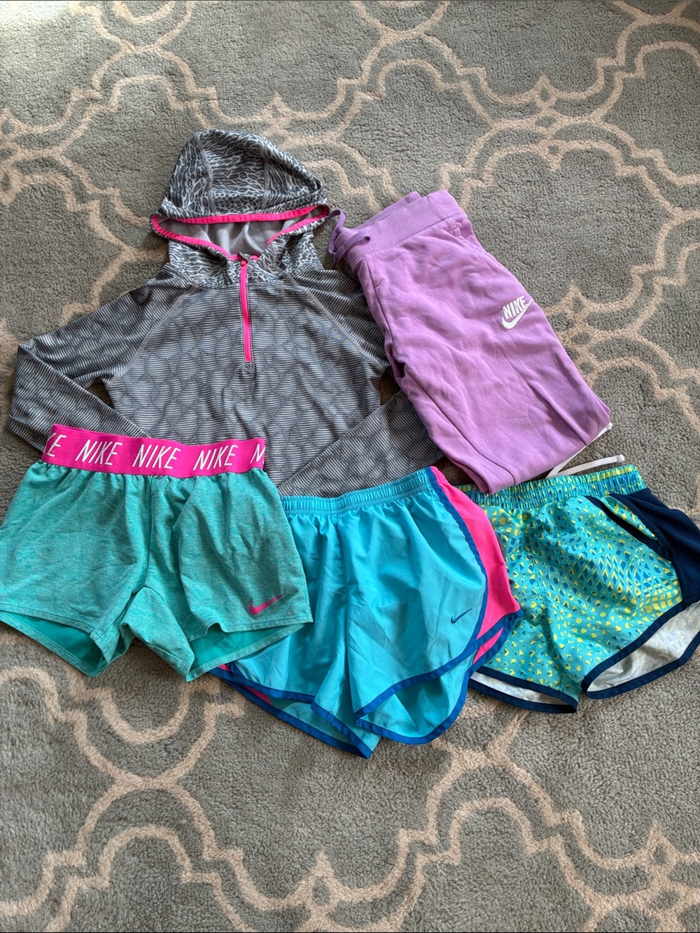 Girls Medium Nike Lot